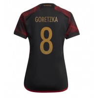 Koszulka piłkarska Niemcy Leon Goretzka #8 Strój wyjazdowy dla kobiety MŚ 2022 tanio Krótki Rękaw